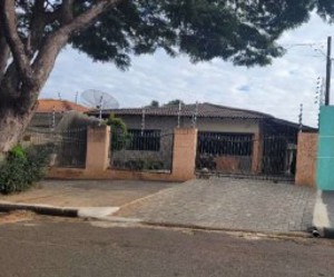 Imóvel residencial situado à Rua Takeshi Mitsuyassu, n° 355, Jardim Ipê, Paranavaí – PR. 