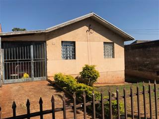 Casa com 47,19 m² em lote de 300,30 m², Apucarana, PR