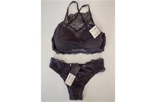 Conjunto Fio Lamê Import. Gold Nugget, Fio Lamê Silver Black e Renda Top Valentina Niero