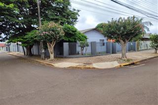 Casa residencial não averbada, com área de 159,82 m², localizada no Loteamento Alta Floresta, na cidade de Toledo, PR