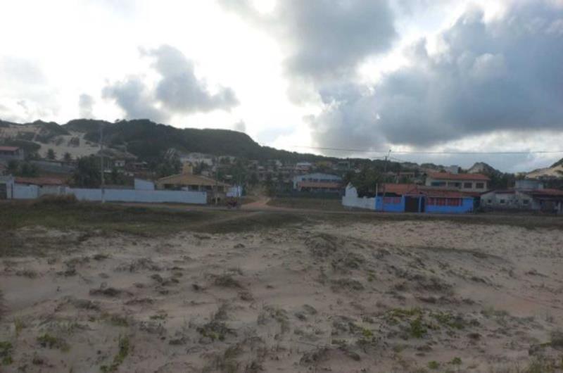 Terreno constituído pelos lotes n°s 354, 355 e 356 da quadra nº 20, área de 1.800 m², Lot. Parque dos Búzios, Nisia Floresta/RN