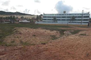 Terreno constituído pelos lotes n°s 363 e 364 da quadra n° 21, área de 1.200 m², Loteamento Parque dos Búzios, Nisia Floresta/RN