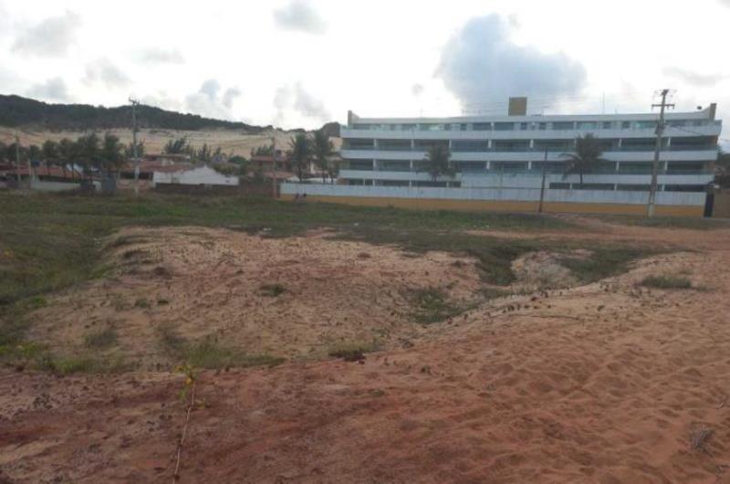 Terreno constituído pelos lotes n°s 363 e 364 da quadra n° 21, área de 1.200 m², Loteamento Parque dos Búzios, Nisia Floresta/RN