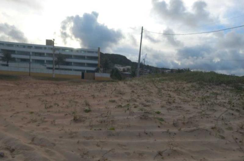 Terreno constituído pelos lotes n°s 363 e 364 da quadra n° 21, área de 1.200 m², Loteamento Parque dos Búzios, Nisia Floresta/RN