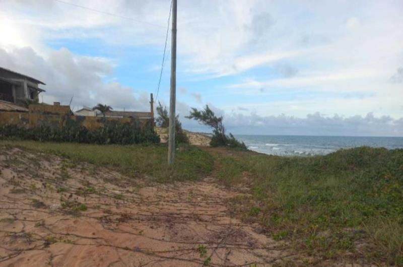 Terreno constituído pelos lotes n°s 363 e 364 da quadra n° 21, área de 1.200 m², Loteamento Parque dos Búzios, Nisia Floresta/RN