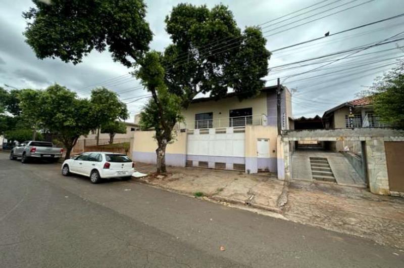 Residência assobradada não-averbada, com área útil de 174,15m², Jardim do Sol, Londrina,PR