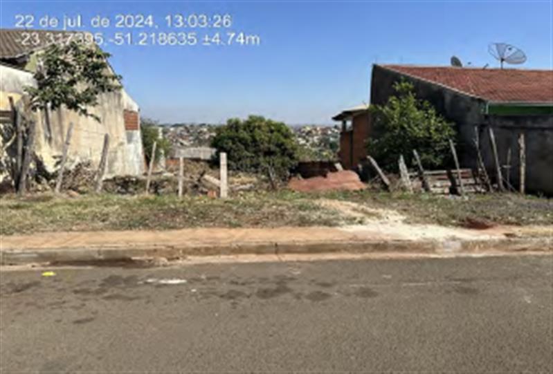 Terreno, sem benfeitorias, Data n° 21 da quadra n° 04 com área de 360,00 m2, situado no Jardim Sabará III, em Londrina/PR.