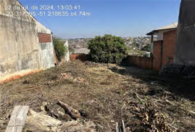 Terreno, sem benfeitorias, Data n° 21 da quadra n° 04 com área de 360,00 m2, situado no Jardim Sabará III, em Londrina/PR.